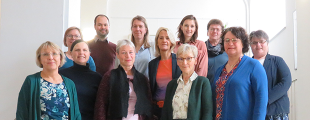 Das Foto zeigt Expertinnen und Experten, die sich zum Thema Gemeinschaftsverpflegung ausgetauscht haben.