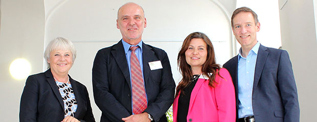 OGA Bayern tritt erstmals in neuer Besetzung zusammen - besondere Amtsübergabe: Verabschiedung des OGA-Gründungsvorsitzenden Maximilian Karl und Ernennung seiner Nachfolgerin Gudrun Eder